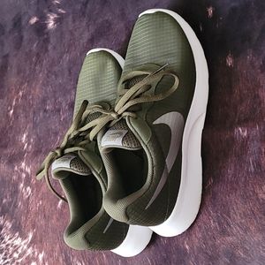Womens Nike Sneaker